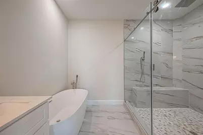 4748 Mallow Street E, Houston, TX 77033 - Photo 34