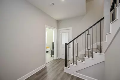 4748 Mallow Street E, Houston, TX 77033 - Photo 10
