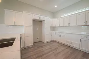 4748 Mallow Street E, Houston, TX 77033 - Photo 26