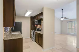 1860 White Oak Dr, Houston, TX 77009 - Photo 4