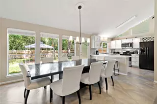 9 Brentwood Oaks Ct, Spring, TX 77381 - Photo 4