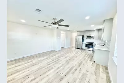 5127 Avenue L #A, Galveston, TX 77551 - Photo 4