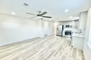 5127 Avenue L, Galveston, TX 77551 - Photo 4