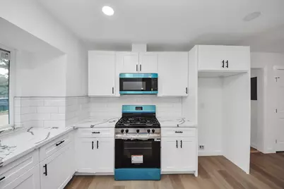 101 Talisman Street, Lake Jackson, TX 77566 - Photo 12