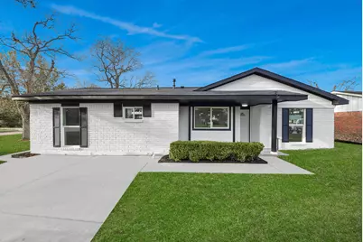 101 Talisman Street, Lake Jackson, TX 77566 - Photo 1