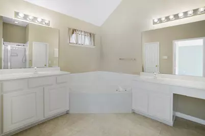 1602 Summer Rain Drive, Houston, TX 77339 - Photo 22