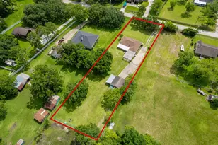 1624 Texas Ave, League City, TX 77573 - Photo 2
