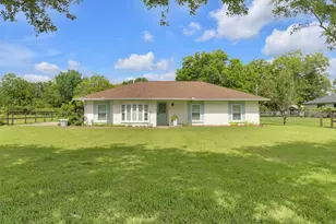 1624 Texas Ave, League City, TX 77573 - Photo 1