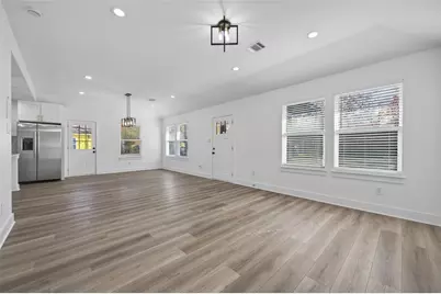 512 W Jefferson Street, Brenham, TX 77833 - Photo 6