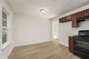 5915 Beldart St, Houston, TX 77033 - Photo 4