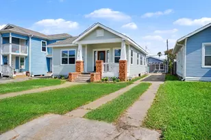 4110 Ave T 1/2, Galveston, TX 77550 - Photo 2