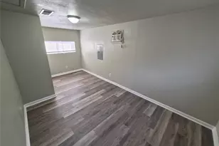 805 17th Ave N W, Texas City, TX 77590 - Photo 6