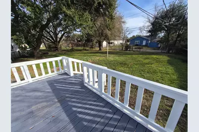 805 17th Ave N W, Texas City, TX 77590 - Photo 2