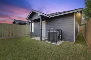 9718 Fillmore St, Houston, TX 77029 - Photo 24