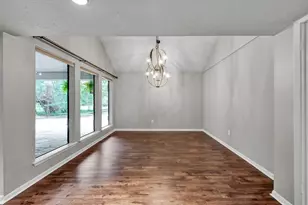 4 Coralvine Ct, The Woodlands, TX 77380 - Photo 8