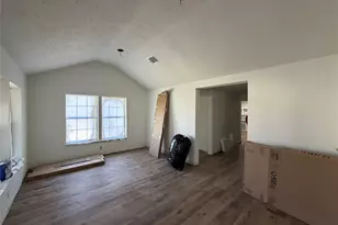 915 W Lewis St, Conroe, TX 77301 - Photo 2