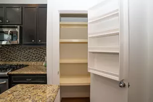 718 W 22nd St, Houston, TX 77008 - Photo 8