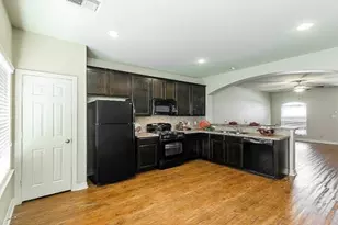 54 Woodland Hills Dr, Conroe, TX 77303 - Photo 6