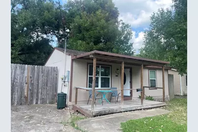 918 Maple Street, Clute, TX 77531 - Photo 1