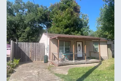 918 Maple Street, Clute, TX 77531 - Photo 2