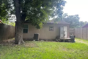 918 Maple St, Clute, TX 77531 - Photo 16