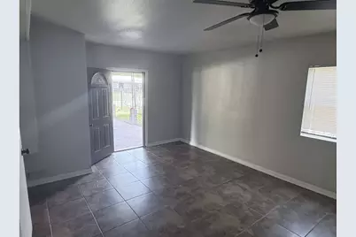 5923 Van Fleet Street, Houston, TX 77033 - Photo 8