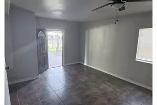 5923 Van Fleet St, Houston, TX 77033 - Photo 8