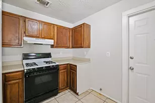 5420 Ridge Wind Ln, Houston, TX 77053 - Photo 2