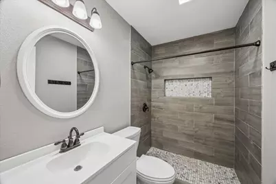 2439 S Austin Avenue, Pearland, TX 77581 - Photo 6