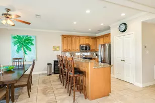 325 Admiral Cir, Tiki Island, TX 77554 - Photo 14