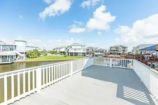 325 Admiral Cir, Tiki Island, TX 77554 - Photo 6