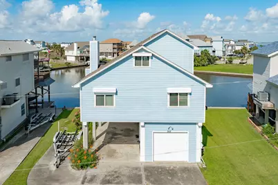 325 Admiral Circle, Tiki Island, TX 77554 - Photo 2