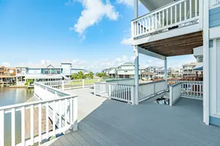 325 Admiral Cir, Tiki Island, TX 77554 - Photo 4