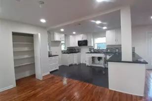 1019 E 32nd St, Houston, TX 77022 - Photo 10