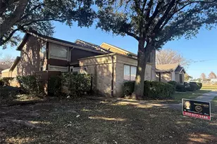 8498 Dairy View Ln, Houston, TX 77072 - Photo 2