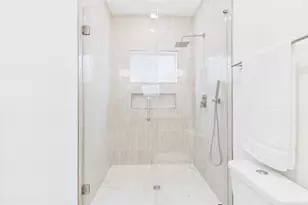 606 Skyland Terrace Way, Houston, TX 77009 - Photo 12