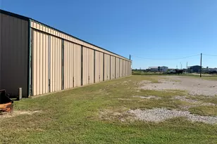 911 N 15th St, Port O'Connor, TX 77982 - Photo 4
