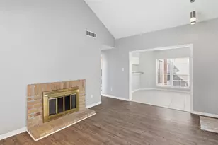 10122 Waterstone Dr, Houston, TX 77042 - Photo 4