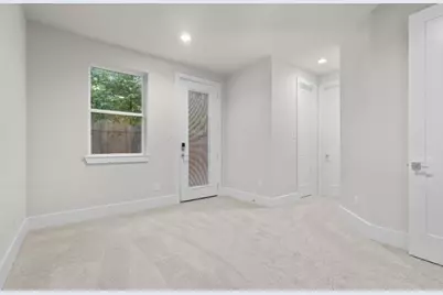 836 Fisher Street #D, Houston, TX 77018 - Photo 4