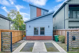 308 E 39th St, Houston, TX 77018 - Photo 1