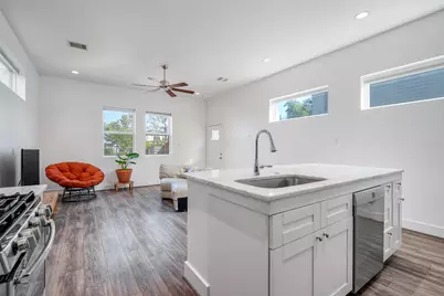 308 E 39th Street, Houston, TX 77018 - Photo 4