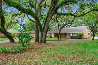 103 Memorial Lane, Columbus, TX 78934 - Photo 2