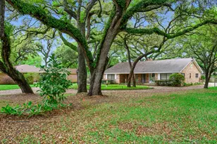 103 Memorial Ln, Columbus, TX 78934 - Photo 2