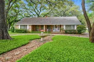 103 Memorial Ln, Columbus, TX 78934 - Photo 1