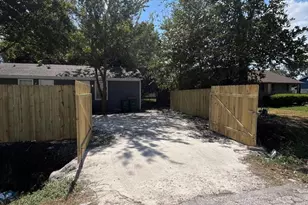 5142 Higgins St, Houston, TX 77033 - Photo 8