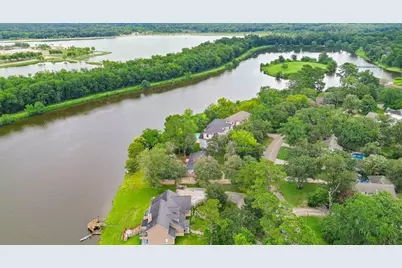 607 Brook Hollow Drive, Conroe, TX 77385 - Photo 34