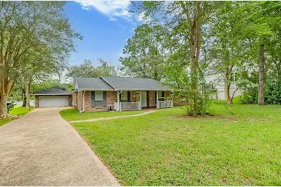 607 Brook Hollow Drive, Conroe, TX 77385 - Photo 4