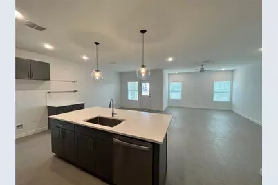 7811 Jade Crest Drive, Angleton, TX 77515 - Photo 4