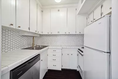 3401 Timmons Lane #14, Houston, TX 77027 - Photo 6