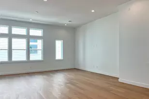 326 Eastwood St, Houston, TX 77011 - Photo 8